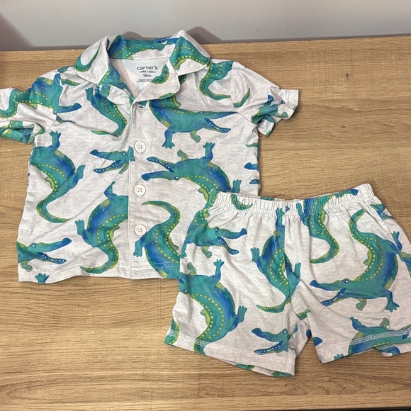 10/$30 Carter's Blue and Green Crocodile Pyjama Set - Picture 1 of 1